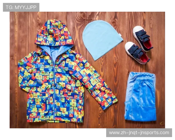 足球防风外套在恶劣天气条件下的防护功能 足球防风外套在恶劣天气条件下的防护功能